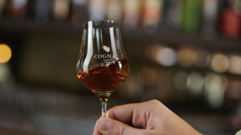 Photographie d'un verre de Cognac ©BNIC - Aurélien TERRADE