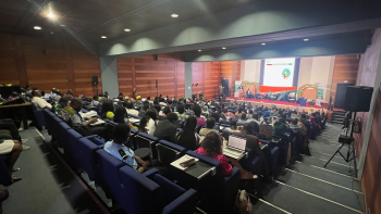 Photographie prise lors du colloque "La labellisation par les IG, un outil de valorisation des produits du terroir, de préservation de la Diversité biologique et culturelle, et un puissant levier de développement local", organisé en Côte d'Ivoire du 16 au 18 décembre 2024.