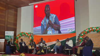 Photographie prise lors du colloque "La labellisation par les IG, un outil de valorisation des produits du terroir, de préservation de la Diversité biologique et culturelle, et un puissant levier de développement local", organisé en Côte d'Ivoire du 16 au 18 décembre 2024.