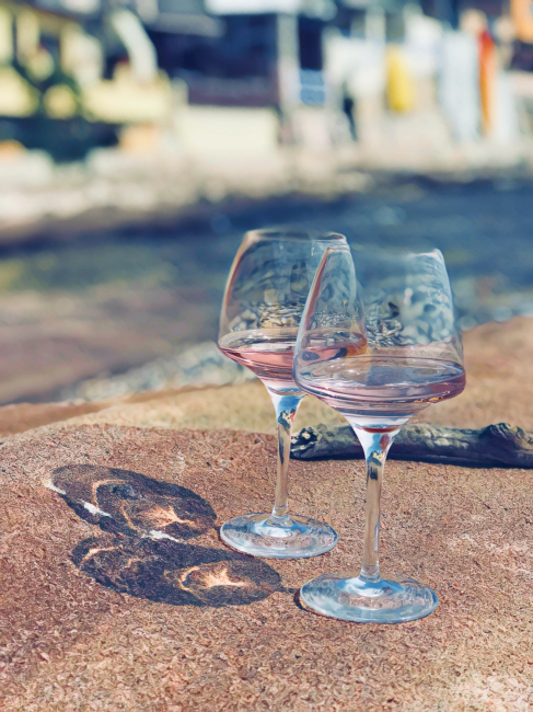 Verre de rosé ©Syndicat des vignerons du Var